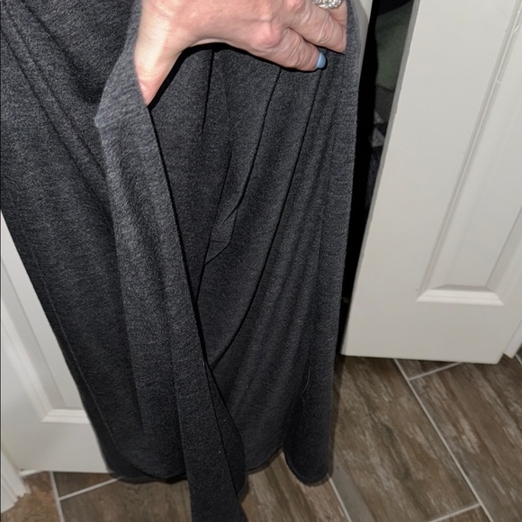 Gray Ruched Sleeveless Maxi Dress - Picture 4 of 4